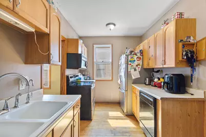 6122 W Mitchell St #6124, West Allis, WI 53214 - Photo 9