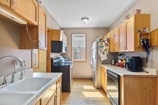 6122 W Mitchell St, West Allis, WI 53214 - Photo 9