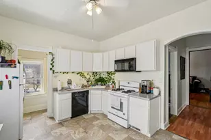 1848 N Cambridge Ave, Milwaukee, WI 53202 - Photo 19