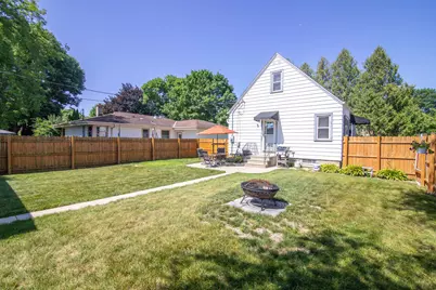 11729 W Washington St, West Allis, WI 53214 - Photo 23