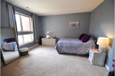 15295 W Library Ln #213, New Berlin, WI 53151 - Photo 9