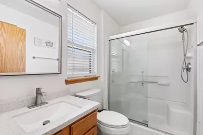 7116 W Carpenter Ave, Greenfield, WI 53220 - Photo 15