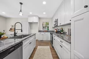 918 W Moreland Blvd, Waukesha, WI 53188 - Photo 7