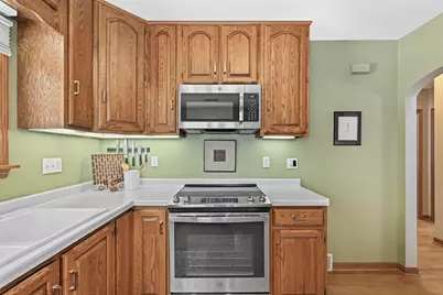 1161  Elm Lawn St, Wauwatosa, WI 53213 - Photo 15