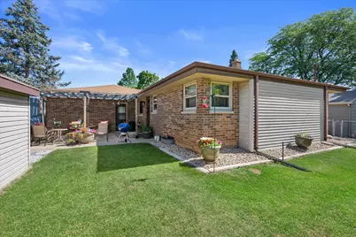 9709 W Morgan Ave, Milwaukee, WI 53228 - Photo 25