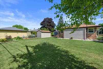 9709 W Morgan Ave, Milwaukee, WI 53228 - Photo 27