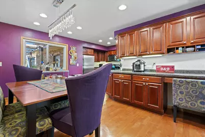 9709 W Morgan Ave, Milwaukee, WI 53228 - Photo 11