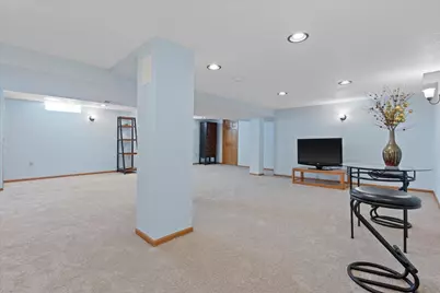 9709 W Morgan Ave, Milwaukee, WI 53228 - Photo 21