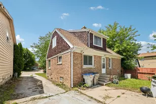 6730 N 58th St, Milwaukee, WI 53223 - Photo 33
