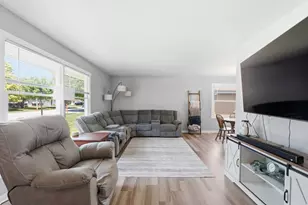 1119 Dogwood Ln, Waukesha, WI 53189 - Photo 5