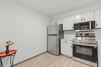 1906 E Shorewood Blvd #149, Shorewood, WI 53211 - Photo 17