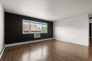 2121 N Cambridge Ave, Milwaukee, WI 53202 - Photo 13
