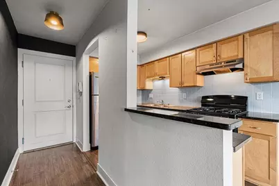 2121 N Cambridge Ave #302, Milwaukee, WI 53202 - Photo 5