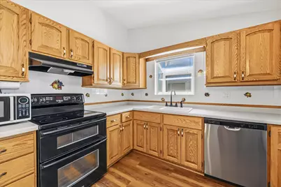 527  Butler St, Random Lake, WI 53075 - Photo 5