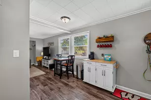 3855 S 17th St, Milwaukee, WI 53221 - Photo 7