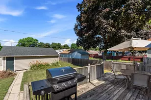 3855 S 17th St, Milwaukee, WI 53221 - Photo 17