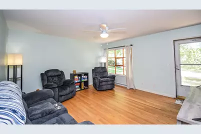 420  Richard St, Waukesha, WI 53189 - Photo 3