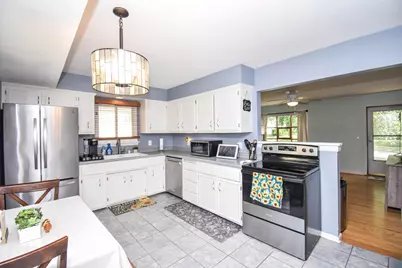 420  Richard St, Waukesha, WI 53189 - Photo 5
