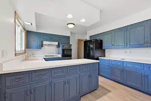 17925 Redvere Dr, Brookfield, WI 53045 - Photo 15