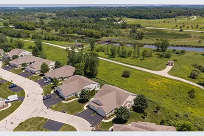 3605  Sandpiper Cir, Waukesha, WI 53189 - Photo 43