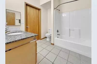 2121 S Kinnickinnic Ave #112, Milwaukee, WI 53207 - Photo 9