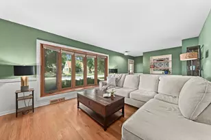 1110 S 118th St, West Allis, WI 53214 - Photo 7