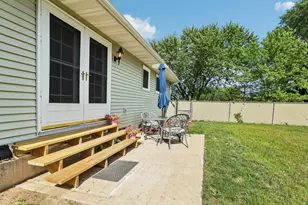 413 W Hilltop Trail, Fort Atkinson, WI 53538 - Photo 51
