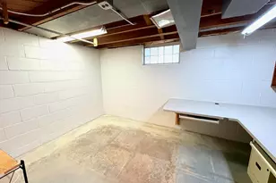 6727 W Lincoln Ave, West Allis, WI 53219 - Photo 11