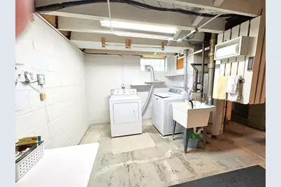 6727 W Lincoln Ave, West Allis, WI 53219 - Photo 13