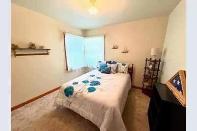 6727 W Lincoln Ave, West Allis, WI 53219 - Photo 9