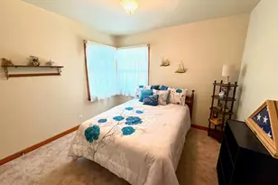 6727 W Lincoln Ave, West Allis, WI 53219 - Photo 9