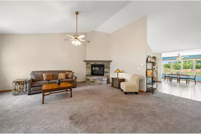 211  Windmill Ln, Walworth, WI 53184 - Photo 9