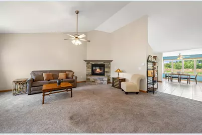 211  Windmill Ln, Walworth, WI 53184 - Photo 7