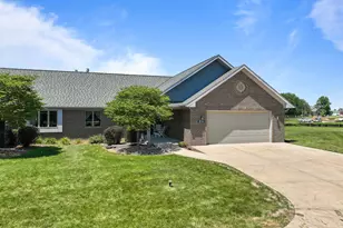 211 Windmill Ln, Walworth, WI 53184 - Photo 1