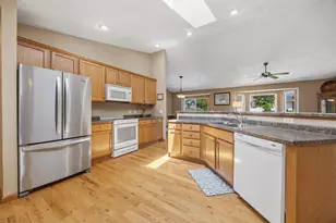 1532 Montclair Pl, Fort Atkinson, WI 53538 - Photo 15
