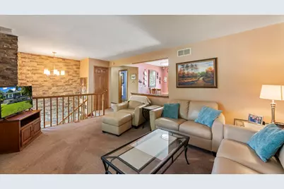 255  Willow Dr, Hartland, WI 53029 - Photo 3