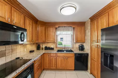 255  Willow Dr, Hartland, WI 53029 - Photo 7
