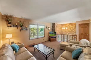 255 Willow Dr, Hartland, WI 53029 - Photo 5