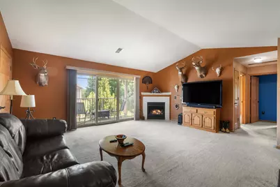 951  Spring Ct, Newburg, WI 53095 - Photo 7