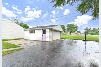 1521  Marquette Ave, South Milwaukee, WI 53172 - Photo 29
