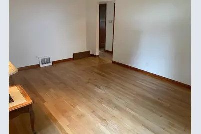 5315 W Arizona St, Milwaukee, WI 53219 - Photo 7