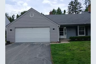 1027 W Shaker Cir, Mequon, WI 53092 - Photo 15