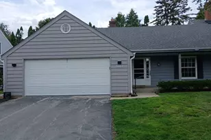 1027 W Shaker Cir, Mequon, WI 53092 - Photo 15