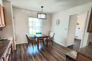 1027 W Shaker Cir, Mequon, WI 53092 - Photo 9
