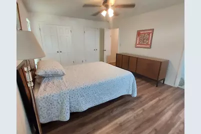 1027 W Shaker Cir, Mequon, WI 53092 - Photo 11