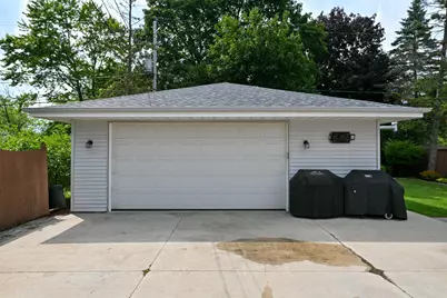 W166N8551  Theodore Ave, Menomonee Falls, WI 53051 - Photo 3