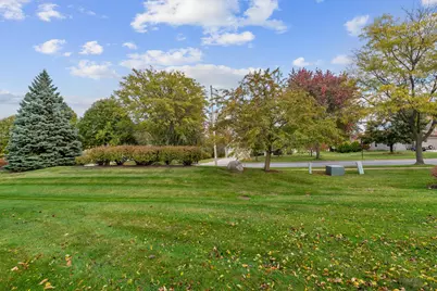 1323  Stonewood Cir, West Bend, WI 53095 - Photo 37