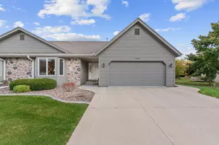 1323 Stonewood Cir, West Bend, WI 53095 - Photo 31