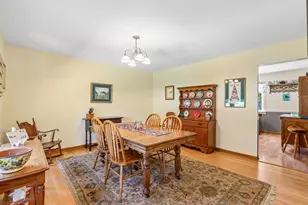 927 Robins Ln, Mukwonago, WI 53149 - Photo 7