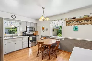 927 Robins Ln, Mukwonago, WI 53149 - Photo 11